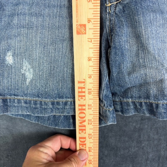 Old Navy Sz 0 Distressed Blue Jean Mid-rise Shorts w/4” inseam - Picture 5 of 10